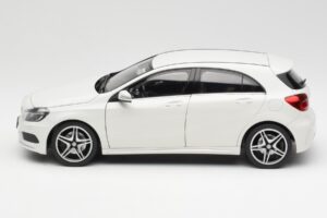 Mercedes A-Class W176 Cirrus White Norev 1:18 B66960126 Diecast - image 4 of 8
