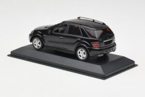 Mercedes AMG ML 63 W164 Black Minichamps 1:43 400037670 Diecast - image 3 of 4