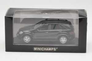 Mercedes AMG ML 63 W164 Black Minichamps 1:43 400037670 Diecast - image 4 of 4