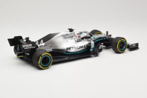 Mercedes AMG Petronas W10 #44 L. Hamilton F1 World Champion Dealer Edition 2019 Minichamps 1:18 B66960567 Diecast - image 2 of 7