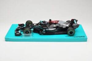 Mercedes AMG Petronas W12 E Performance #44 L. Hamilton Russian GP 2021 Minichamps 1:18 113211544 Diecast