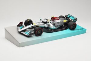 Mercedes AMG Petronas W13 E Performance #44 L. Hamilton 2022 Minichamps 1:18 113220044 Diecast - image 2 of 6