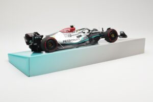 Mercedes AMG Petronas W13 E Performance #44 L. Hamilton 2022 Minichamps 1:18 113220044 Diecast - image 3 of 6