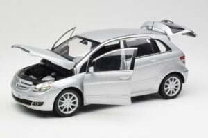 Mercedes B-Class W245 Silver Kyosho 1:18 B66962326 Diecast - image 2 of 8