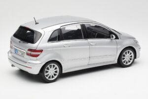 Mercedes B-Class W245 Silver Kyosho 1:18 B66962326 Diecast - image 3 of 8