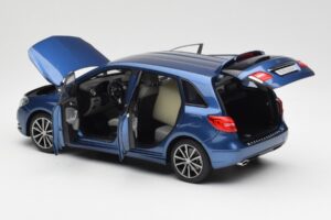 Mercedes B-Class W246 Lotus Blue Metallic Norev 1:18 B66961410 Diecast - image 5 of 8