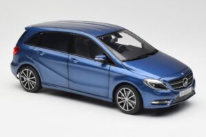 Mercedes B-Class W246 Lotus Blue Metallic Norev 1:18 B66961410 Diecast - image 6 of 8