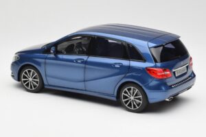Mercedes B-Class W246 Lotus Blue Metallic Norev 1:18 B66961410 Diecast - image 7 of 8