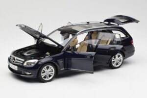 Mercedes C-Class S204 T-Modell Tanzanite Blue AUTOart 1:18 B66962352 Diecast - image 2 of 8
