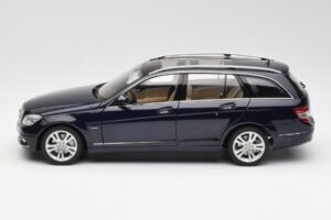 Mercedes C-Class S204 T-Modell Tanzanite Blue AUTOart 1:18 B66962352 Diecast - image 4 of 8
