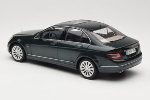 Mercedes C-Class W204 Avantgarde Dark Green AUTOart 1:18 B66962366 Diecast - image 7 of 8