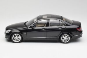 Mercedes C-Class W204 Avantgarde Obsidian Black AUTOart 1:18 76264-R1 Diecast - image 4 of 8