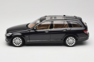 Mercedes C-Class W204 Estate Obsidian Black AUTOart 1:18 B66962349 Diecast - image 4 of 8