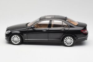 Mercedes C-Class W204 Obsidian Black AUTOart 1:18 B66962365 Diecast - image 4 of 8