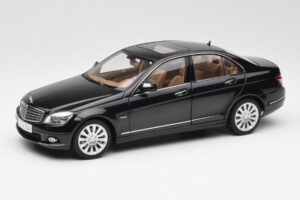 Mercedes C-Class W204 Obsidian Black AUTOart 1:18 B66962365 Diecast