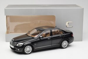 Mercedes C-Class W204 Obsidian Black AUTOart 1:18 B66962365 Diecast - image 8 of 8