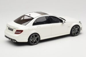 Mercedes C63 AMG W204 Diamond White GT Spirit 1:18 GT928 Resin - image 2 of 6
