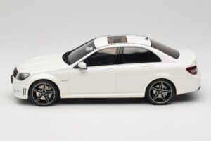 Mercedes C63 AMG W204 Diamond White GT Spirit 1:18 GT928 Resin - image 3 of 6