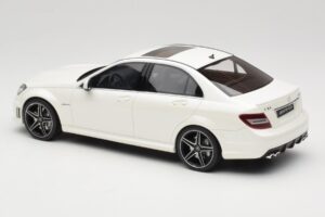 Mercedes C63 AMG W204 Diamond White GT Spirit 1:18 GT928 Resin - image 5 of 6