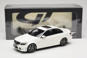 Mercedes C63 AMG W204 Diamond White GT Spirit 1:18 GT928 Resin - image 6 of 6
