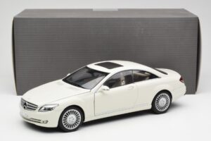 Mercedes CL500 C216 Calcit White AUTOart 1:18 B66962341 Diecast - image 8 of 8