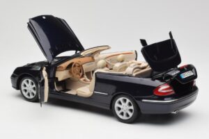 Mercedes CLK 500 W209 Cabriolet Dark Blue Metallic Kyosho 1:18 B66962174 Diecast - image 6 of 9
