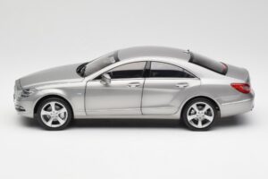 Mercedes CLS C218 Designo Alubeam Titanium Norev 1:18 B66961298 Diecast - image 4 of 8