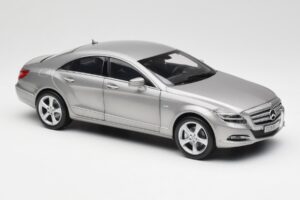 Mercedes CLS C218 Designo Alubeam Titanium Norev 1:18 B66961298 Diecast - image 6 of 8