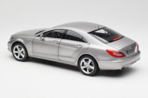 Mercedes CLS C218 Designo Alubeam Titanium Norev 1:18 B66961298 Diecast - image 7 of 8