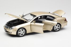 Mercedes CLS C219 Light Beige Gold Kyosho 1:18 08401LBE Diecast - image 2 of 8