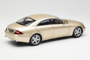 Mercedes CLS C219 Light Beige Gold Kyosho 1:18 08401LBE Diecast - image 3 of 8