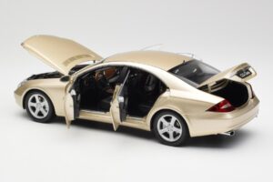 Mercedes CLS C219 Light Beige Gold Kyosho 1:18 08401LBE Diecast - image 5 of 8