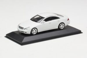 Mercedes CLS-Class C219 Linea White Minichamps 1:43 436034300 Diecast - image 2 of 4