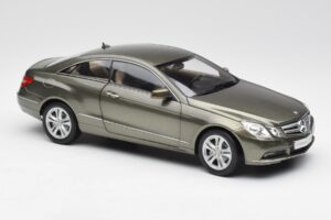 Mercedes E-Class Coupe C207 Titanite Grey Metallic Minichamps 1:18 B66962419 Diecast - image 6 of 8