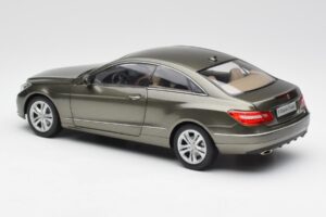 Mercedes E-Class Coupe C207 Titanite Grey Metallic Minichamps 1:18 B66962419 Diecast - image 7 of 8