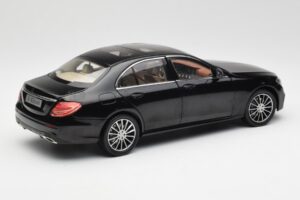 Mercedes E-Class W213 Obsidian Black iScale 1:18 B66960380 Diecast - image 3 of 8