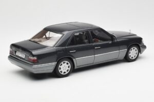 Mercedes E320 W124 Nautik Blue Metallic Dealer Edition AUTOart 1:18 B66040508 Diecast - image 3 of 8