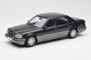 Mercedes E320 W124 Nautik Blue Metallic Dealer Edition AUTOart 1:18 B66040508 Diecast