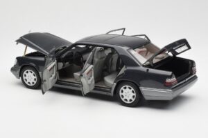 Mercedes E320 W124 Nautik Blue Metallic Dealer Edition AUTOart 1:18 B66040508 Diecast - image 5 of 8