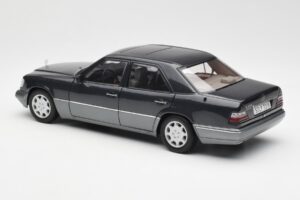 Mercedes E320 W124 Nautik Blue Metallic Dealer Edition AUTOart 1:18 B66040508 Diecast - image 7 of 8