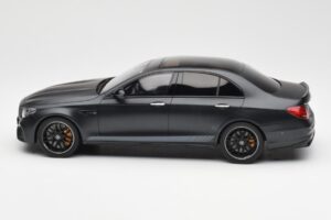Mercedes AMG E63 S W213 Edition 1 Night Black GT Spirit 1:18 B66963111 Resin - image 3 of 6