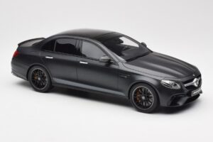 Mercedes AMG E63 S W213 Edition 1 Night Black GT Spirit 1:18 B66963111 Resin - image 4 of 6