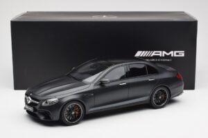 Mercedes AMG E63 S W213 Edition 1 Night Black GT Spirit 1:18 B66963111 Resin - image 6 of 6