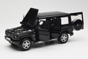 Mercedes G 500 W463 Black Dealer Edition AUTOart 1:18 B66962143 Diecast - image 2 of 8