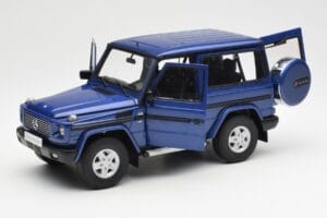 Mercedes G500 W463 SWB Blue AUTOart 1:18 76114 Diecast - image 2 of 8