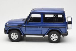 Mercedes G500 W463 SWB Blue AUTOart 1:18 76114 Diecast - image 4 of 8