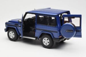 Mercedes G500 W463 SWB Blue AUTOart 1:18 76114 Diecast - image 5 of 8
