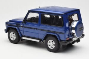 Mercedes G500 W463 SWB Blue AUTOart 1:18 76114 Diecast - image 7 of 8
