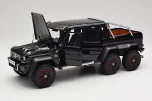Mercedes AMG G63 W463 6x6 Gloss Black AUTOart 1:18 76306 Composite - image 2 of 8