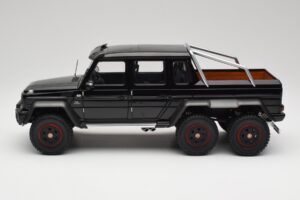 Mercedes AMG G63 W463 6x6 Gloss Black AUTOart 1:18 76306 Composite - image 4 of 8